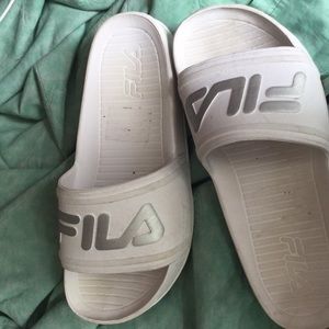 fila slides